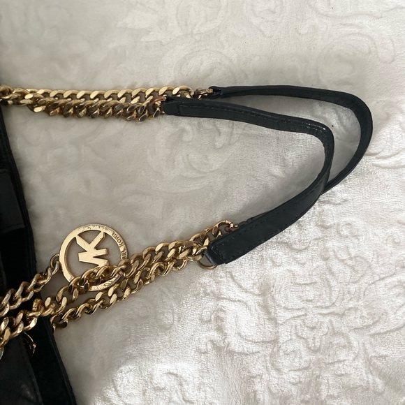 Michael Kors quilted soft leather shoulder bag - Picture 8 of 16